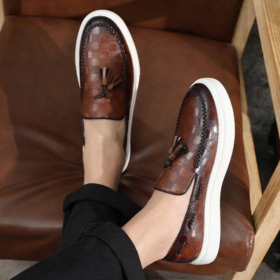 Kent Noir Handcrafted Sneakers